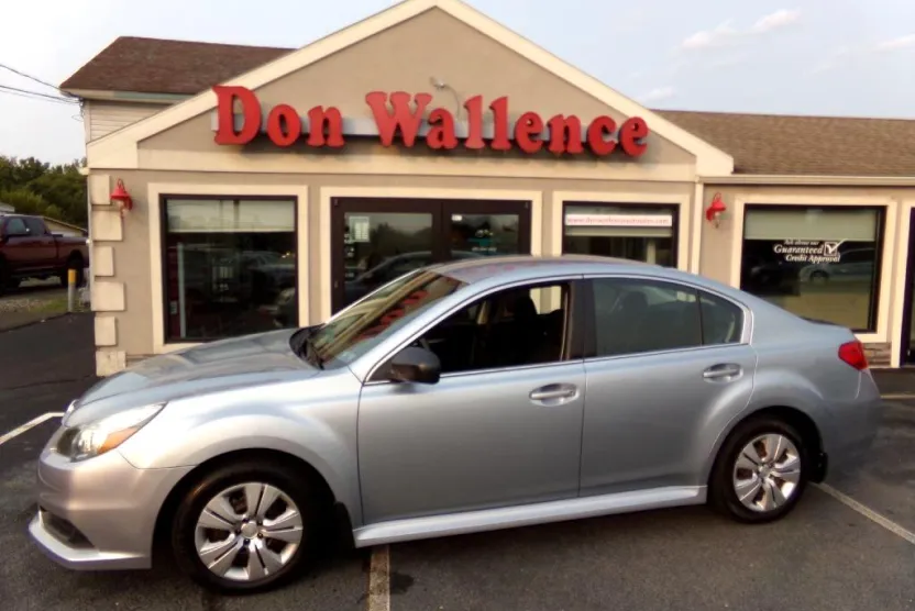2013 Subaru Legacy 2.5i photo 1