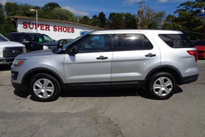 2018 Ford Explorer photo 1