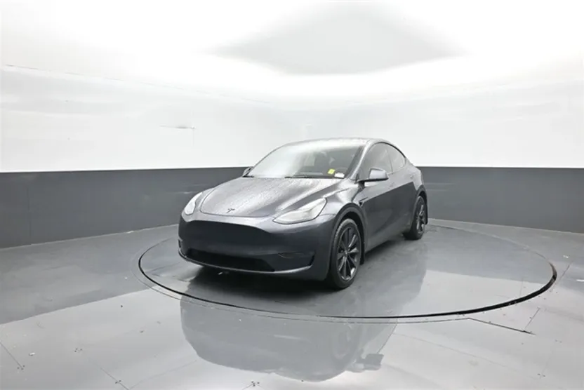 2024 Tesla Model Y Long Range photo 1