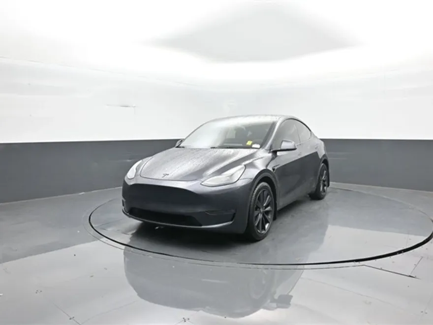 2024 Tesla Model Y Long Range photo 1