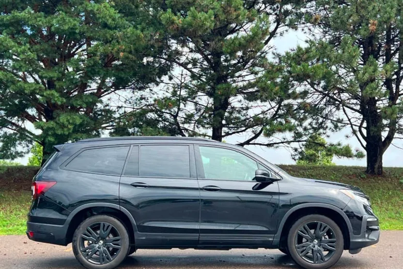 2022 Honda Pilot Black Edition photo 1