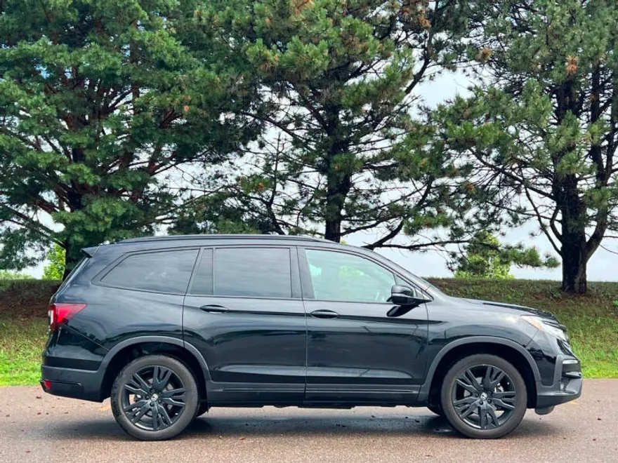 2022 Honda Pilot Black Edition photo 1