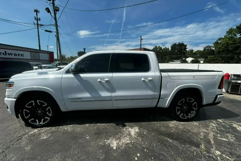 2025 Ram 1500 Limited photo 1