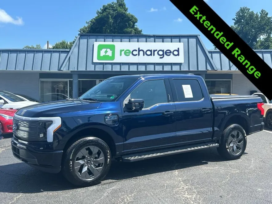 2024 Ford F-150 Lightning Lariat photo 1