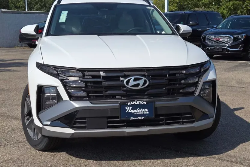 2025 Hyundai Tucson SEL photo 1