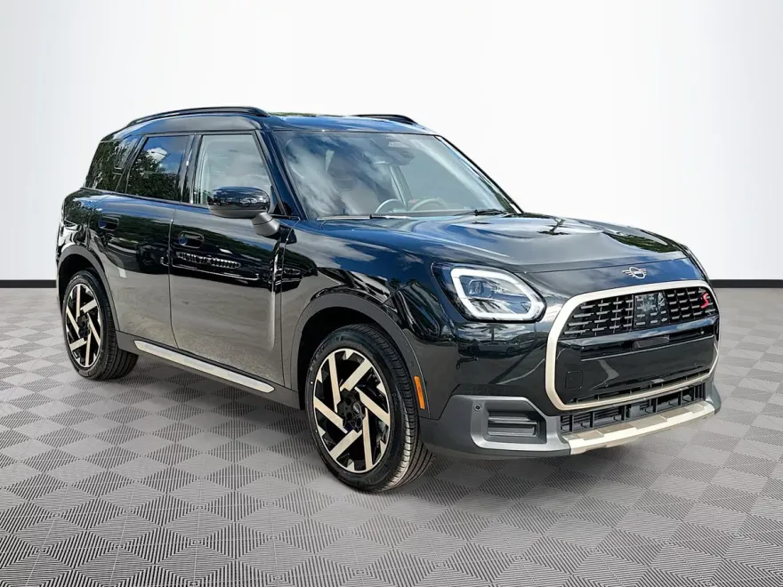 2025 Mini Countryman Signature ALL4 photo 1
