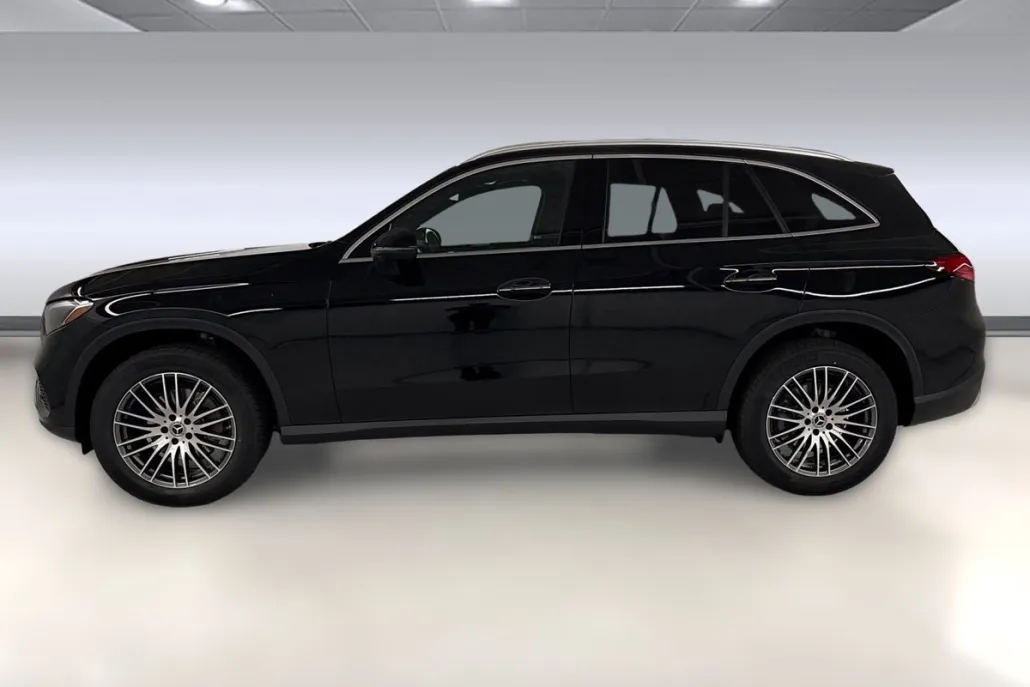 2026 Mercedes Benz GLC 300 photo 1