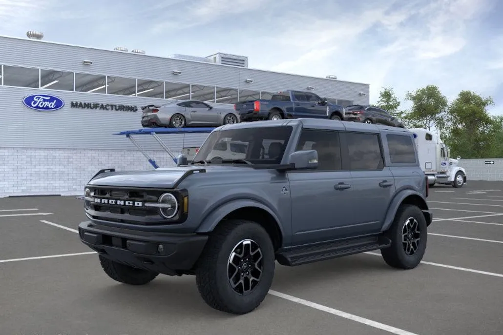 2025 Ford Bronco Outer Banks photo 1