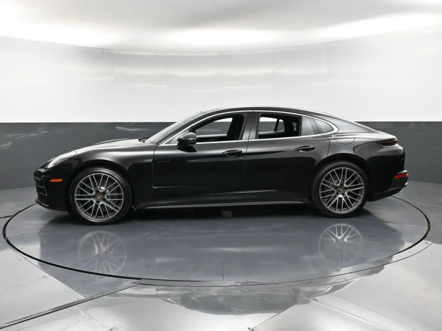 2026 Porsche Panamera E-Hybrid 4 photo 1