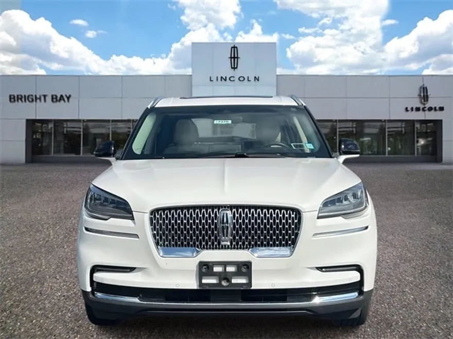 2022 Lincoln Aviator Standard photo 1