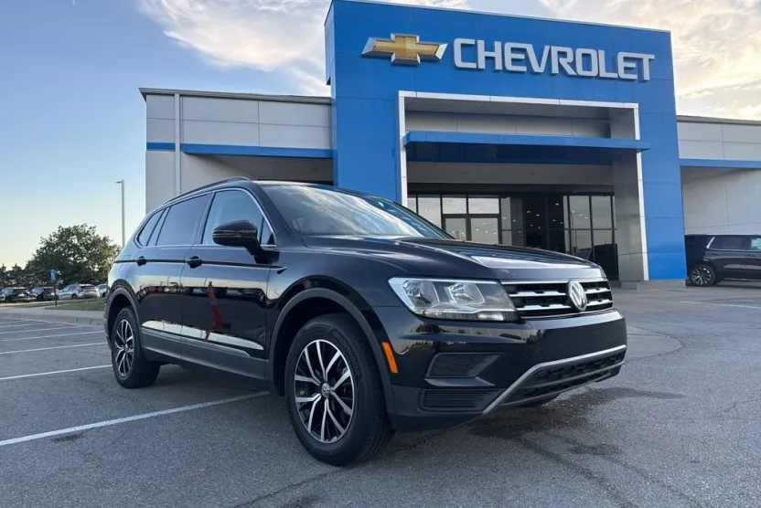 2021 Volkswagen Tiguan SE photo 1