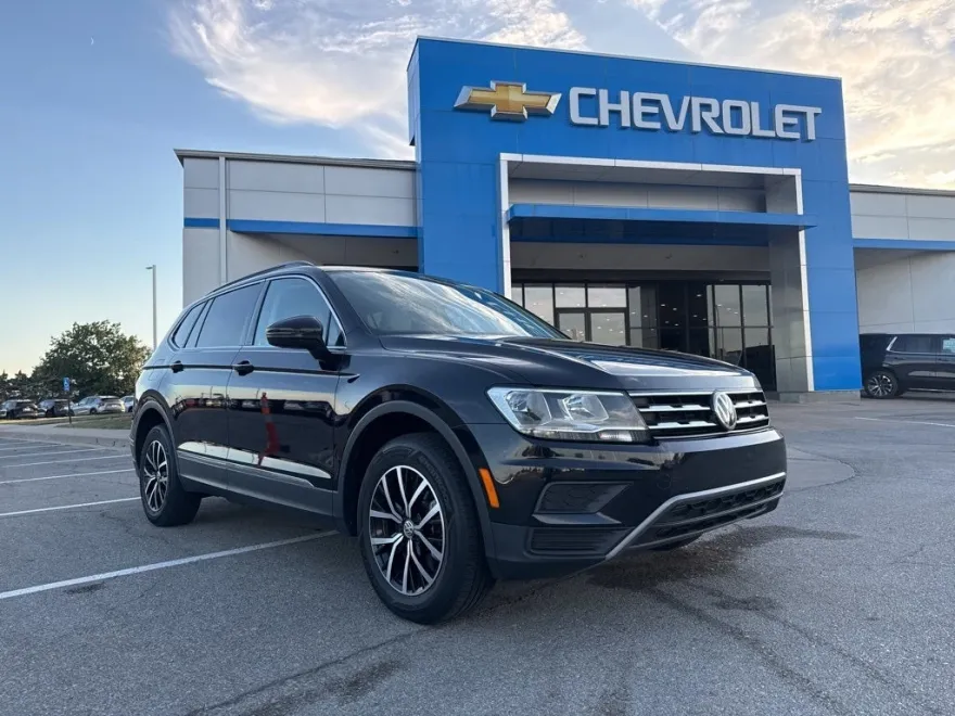 2021 Volkswagen Tiguan SE photo 1