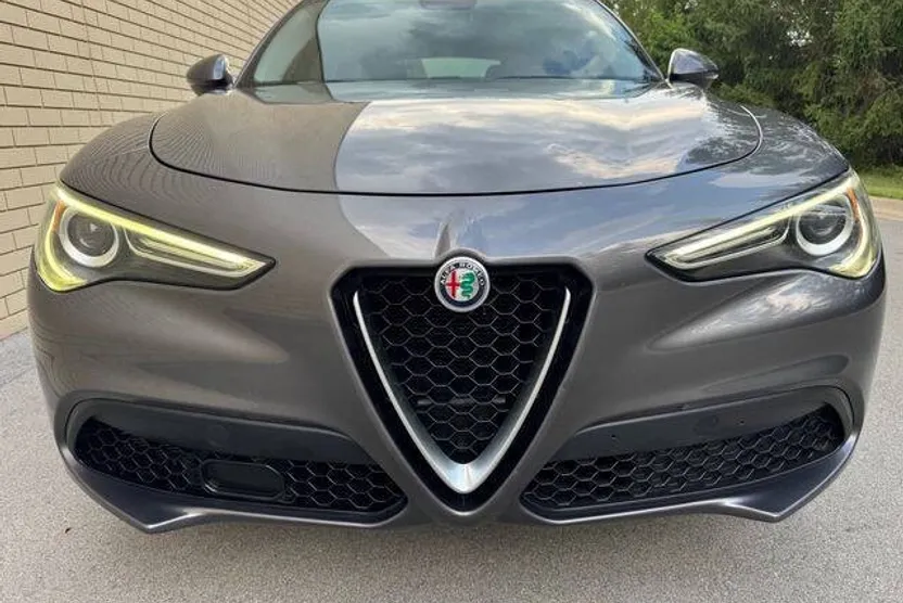 2018 Alfa Romeo Stelvio Base photo 1