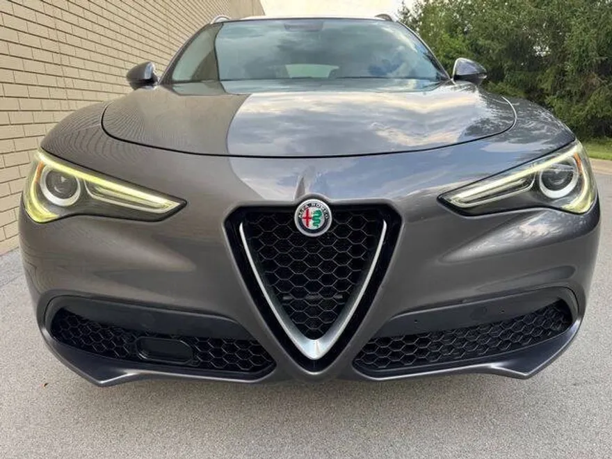 2018 Alfa Romeo Stelvio Base photo 1