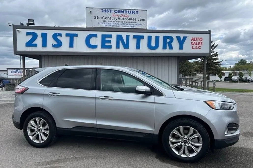 2024 Ford Edge Titanium photo 1