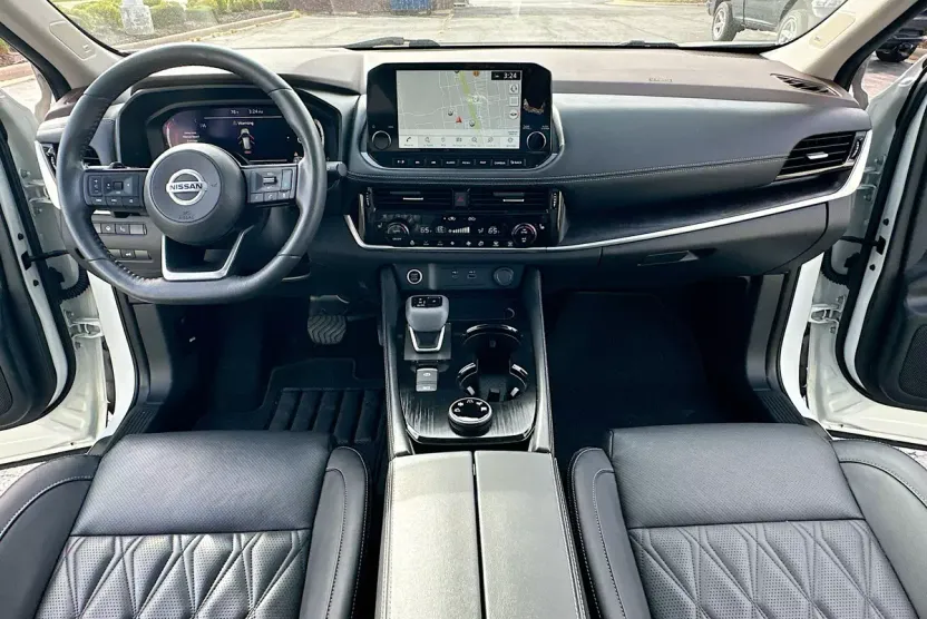 2021 Nissan Rogue Platinum photo 1
