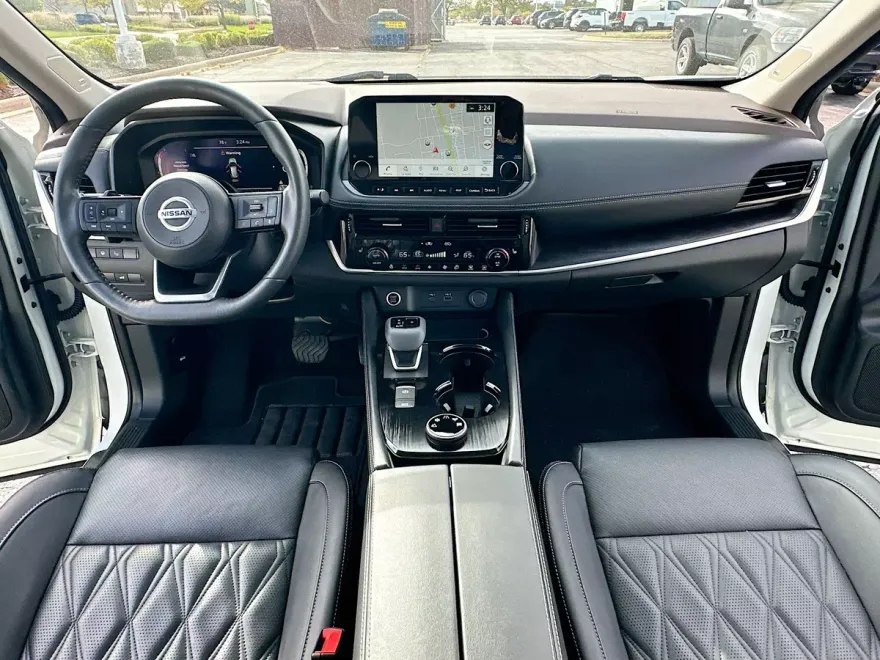 2021 Nissan Rogue Platinum photo 1