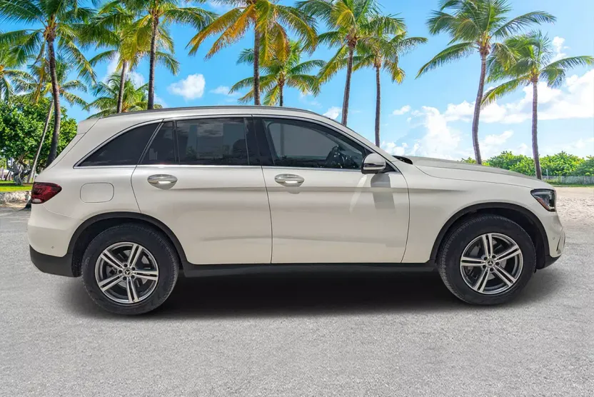 2021 Mercedes Benz GLC 300 photo 1