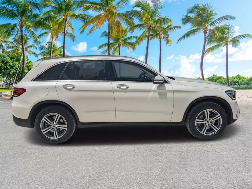 2021 Mercedes Benz GLC 300 photo 1