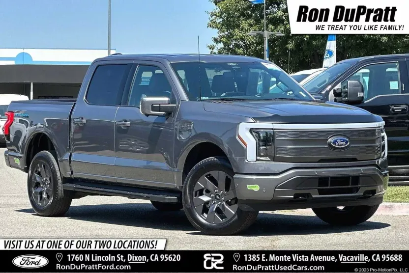 2022 Ford F-150 Lightning Lariat photo 1