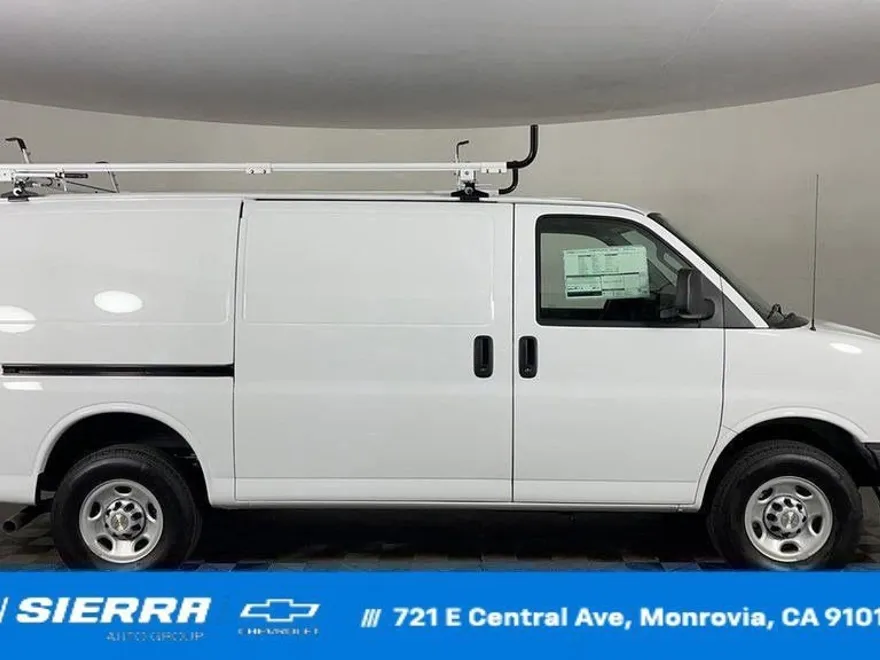 2024 Chevrolet Express Cargo 2500 photo 1