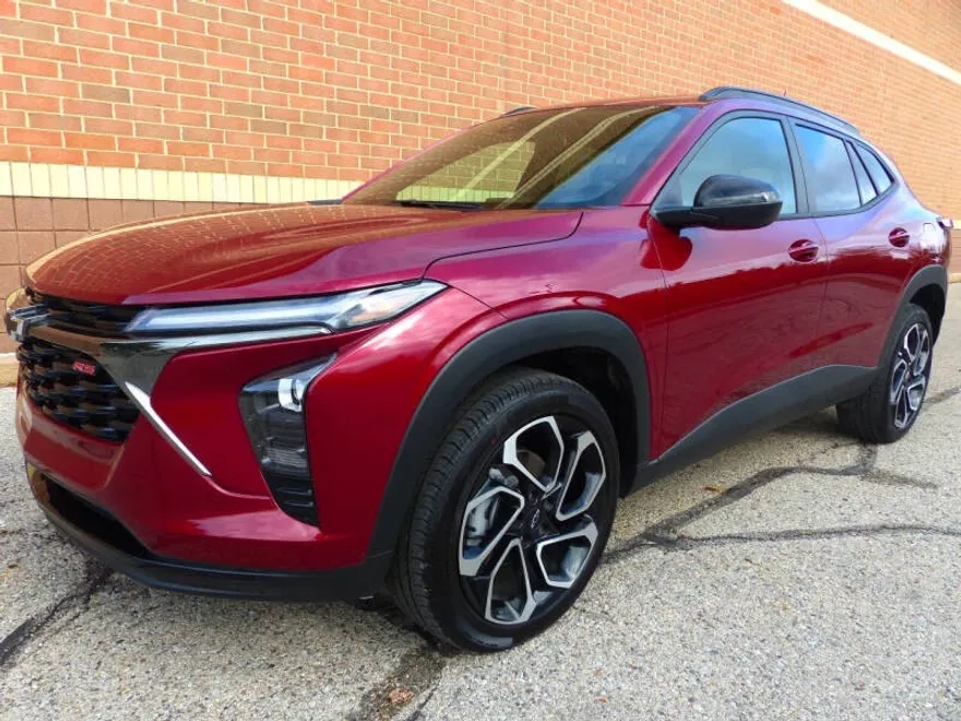 2025 Chevrolet Trax RS photo 1