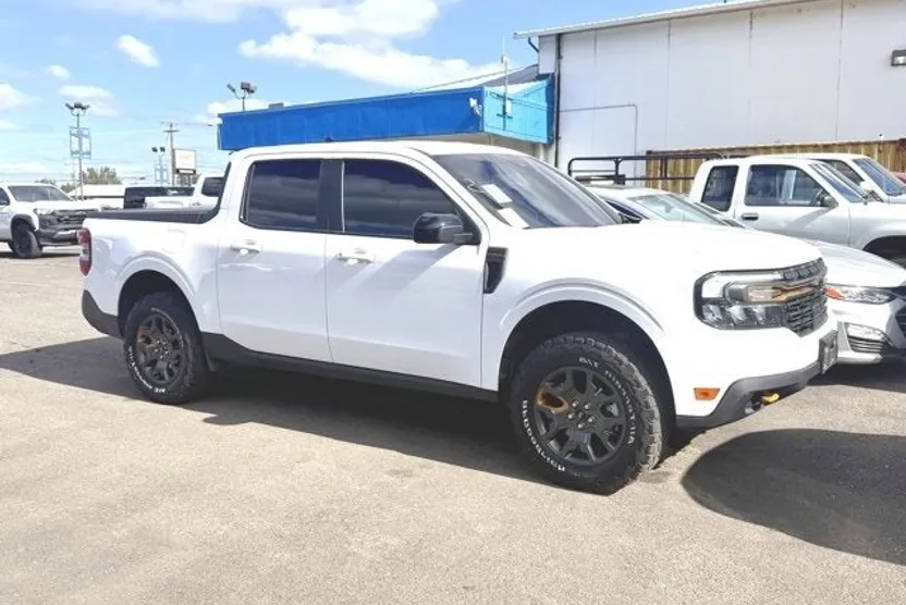 2024 Ford Maverick Lariat Tremor photo 1