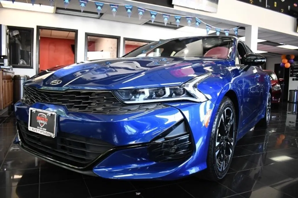 2021 Kia K5 GT-Line photo 1