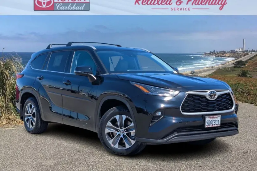2022 Toyota Highlander XLE photo 1