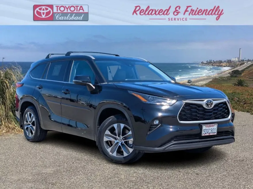2022 Toyota Highlander XLE photo 1
