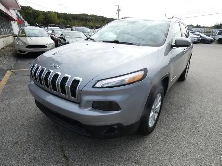 2016 Jeep Cherokee Latitude Sport photo 1