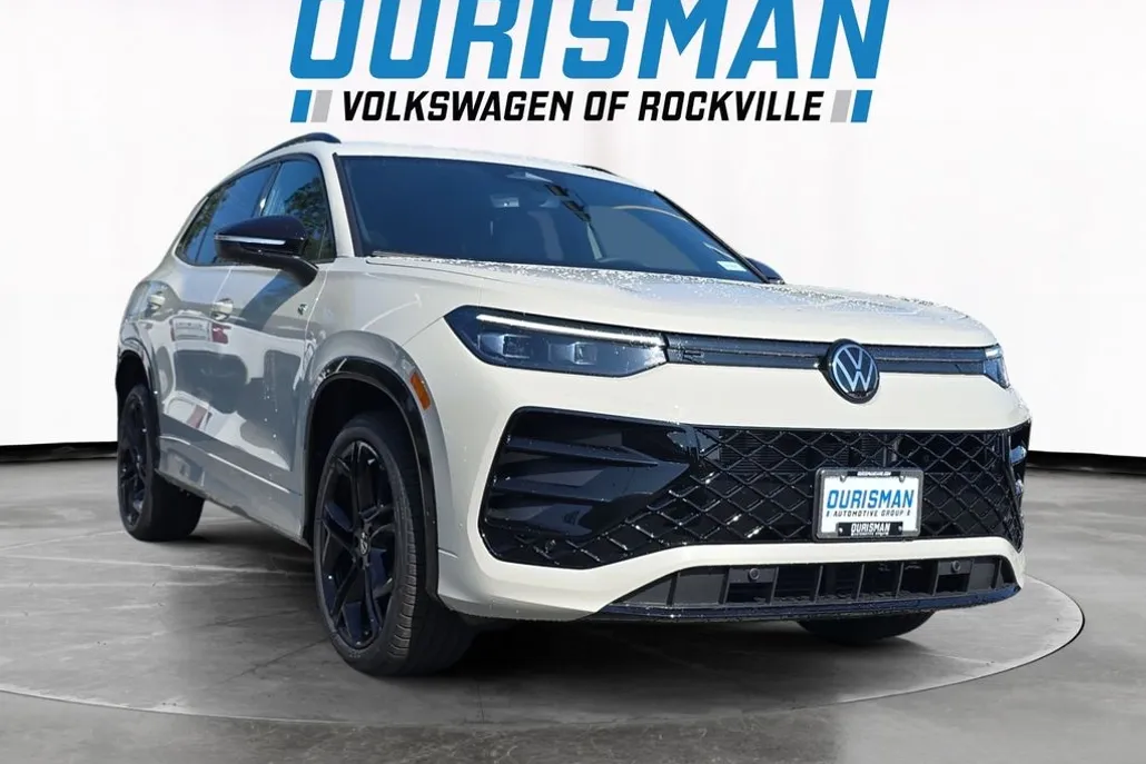 2025 Volkswagen Tiguan SE R-Line Black photo 1