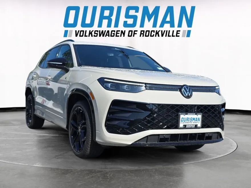 2025 Volkswagen Tiguan SE R-Line Black photo 1