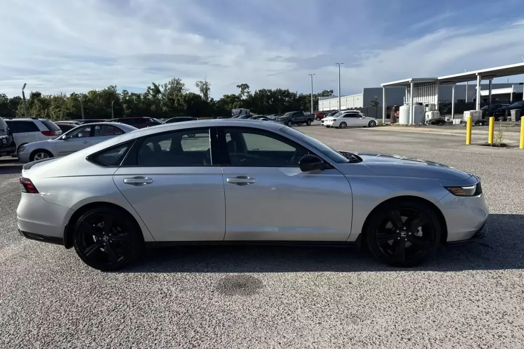 2024 Honda Accord Hybrid Sport-L photo 1