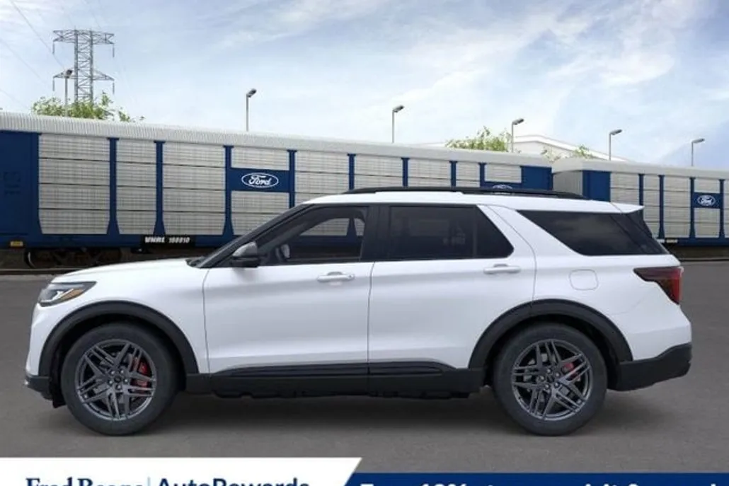 2025 Ford Explorer ST photo 1