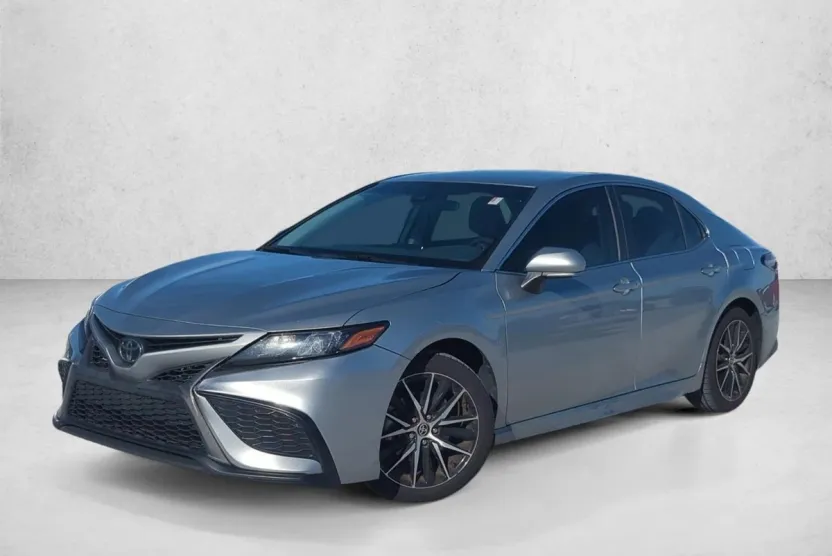 2023 Toyota Camry SE photo 1