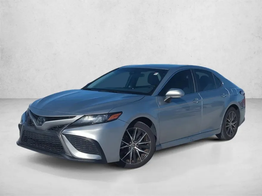 2023 Toyota Camry SE photo 1
