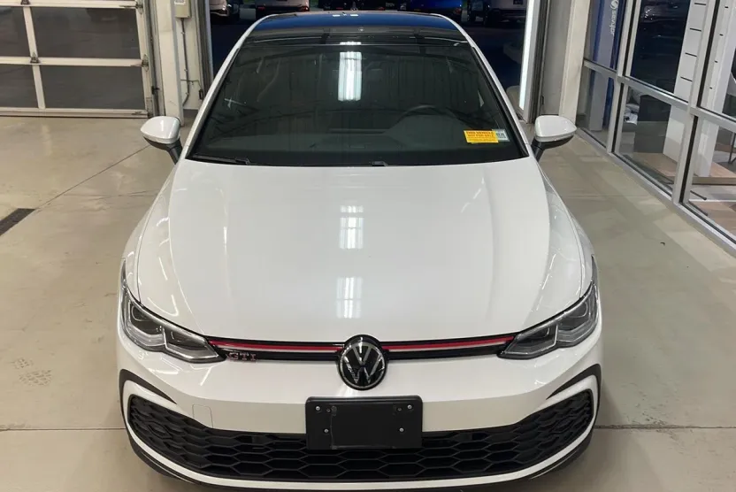 2024 Volkswagen Golf GTI SE photo 1