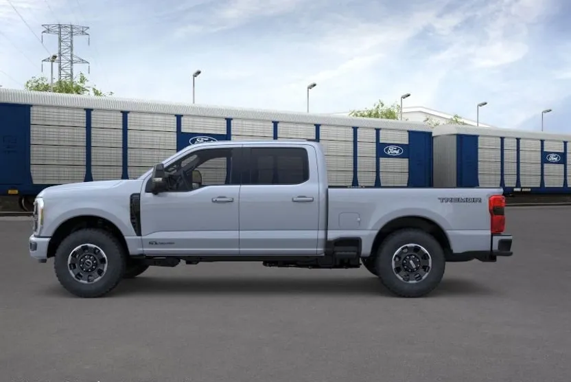 2026 Ford F-250 Lariat photo 1