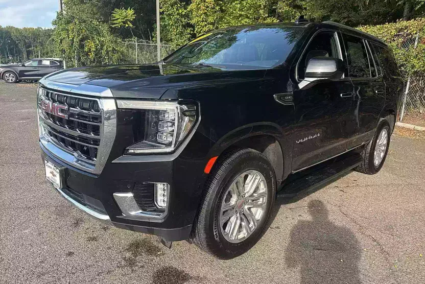 2023 Gmc Yukon SLT photo 1
