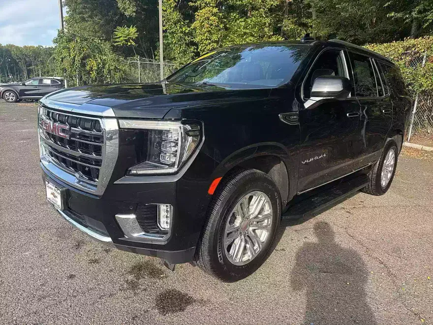 2023 Gmc Yukon SLT photo 1
