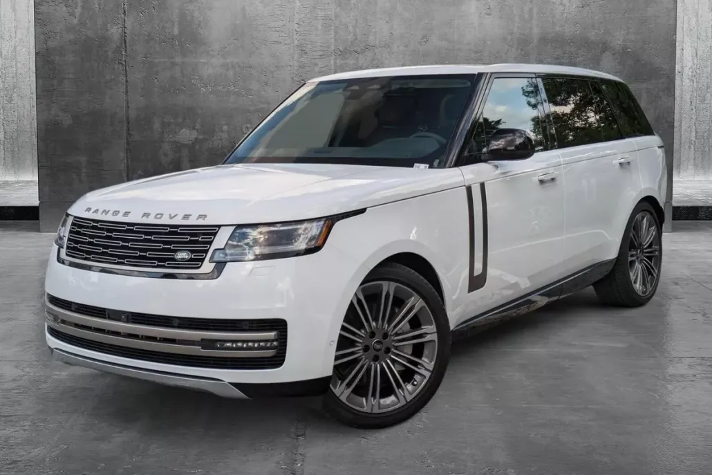 2024 Land Rover Range Rover SE photo 1