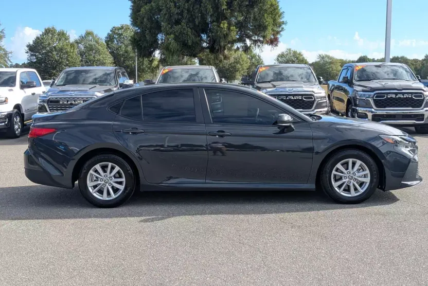 2025 Toyota Camry LE photo 1