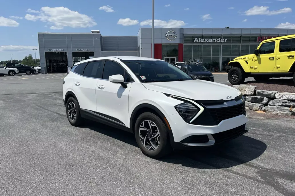 2024 Kia Sportage LX photo 1