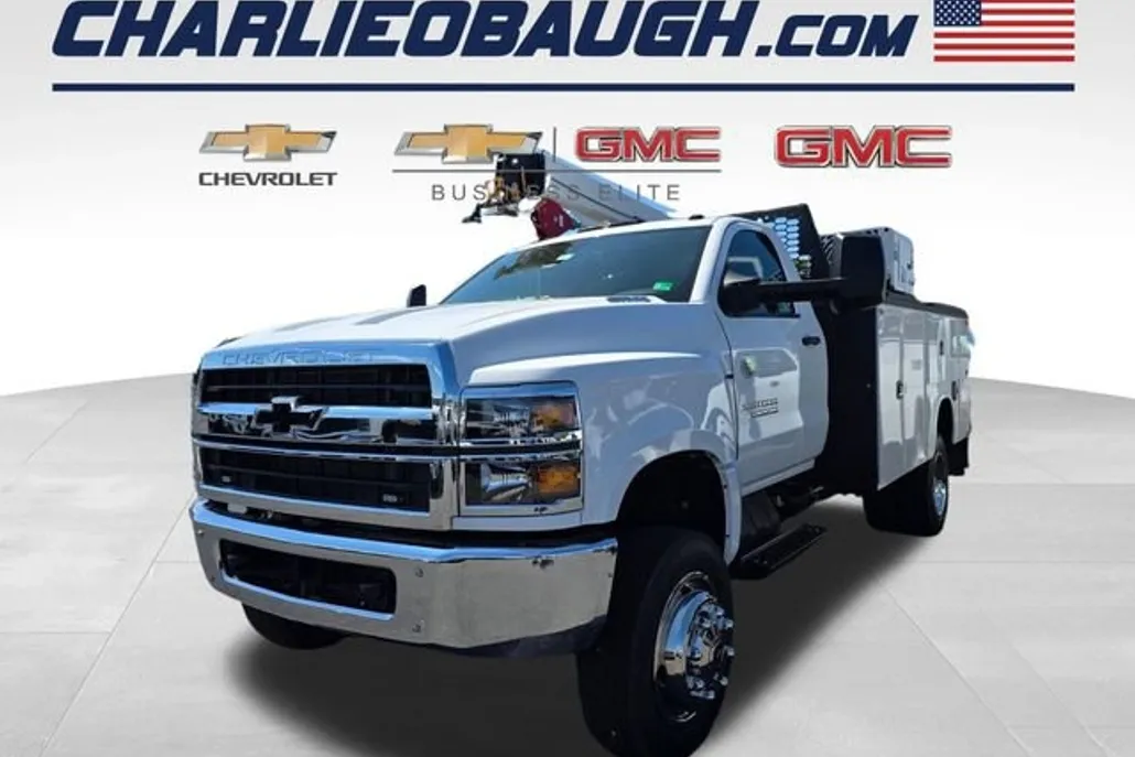2024 Chevrolet Silverado 6500HD Work Truck photo 1