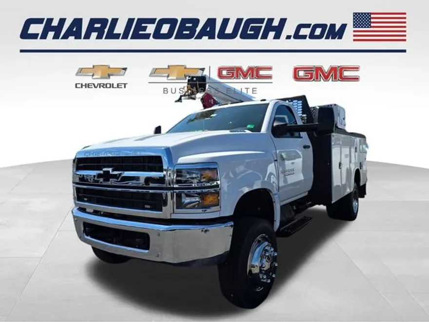 2024 Chevrolet Silverado 6500HD Work Truck photo 1