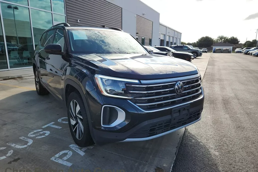 2024 Volkswagen Atlas SE Technology photo 1