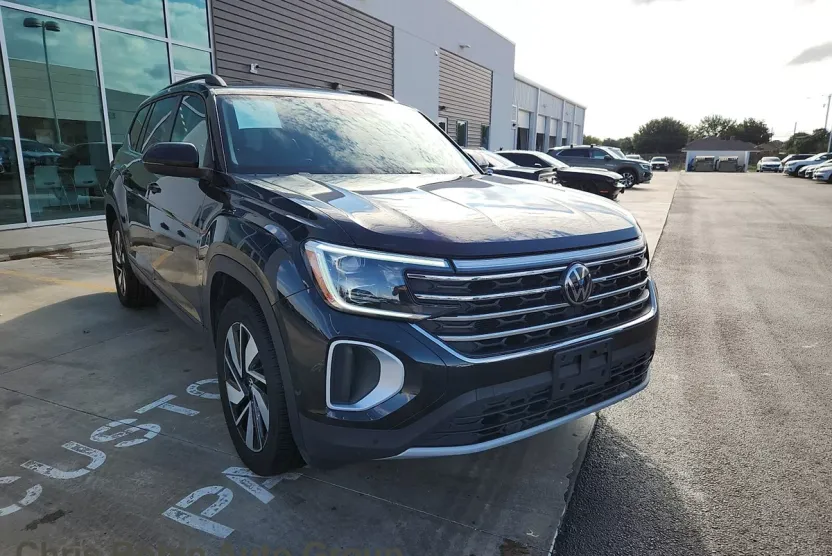 2024 Volkswagen Atlas SE Technology photo 1