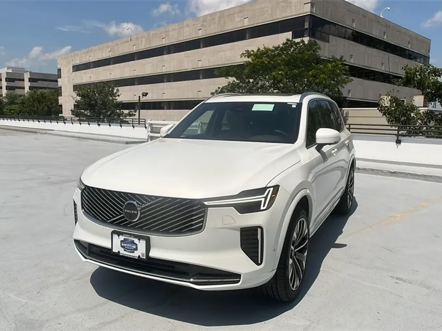 2026 Volvo XC90 Plus photo 1