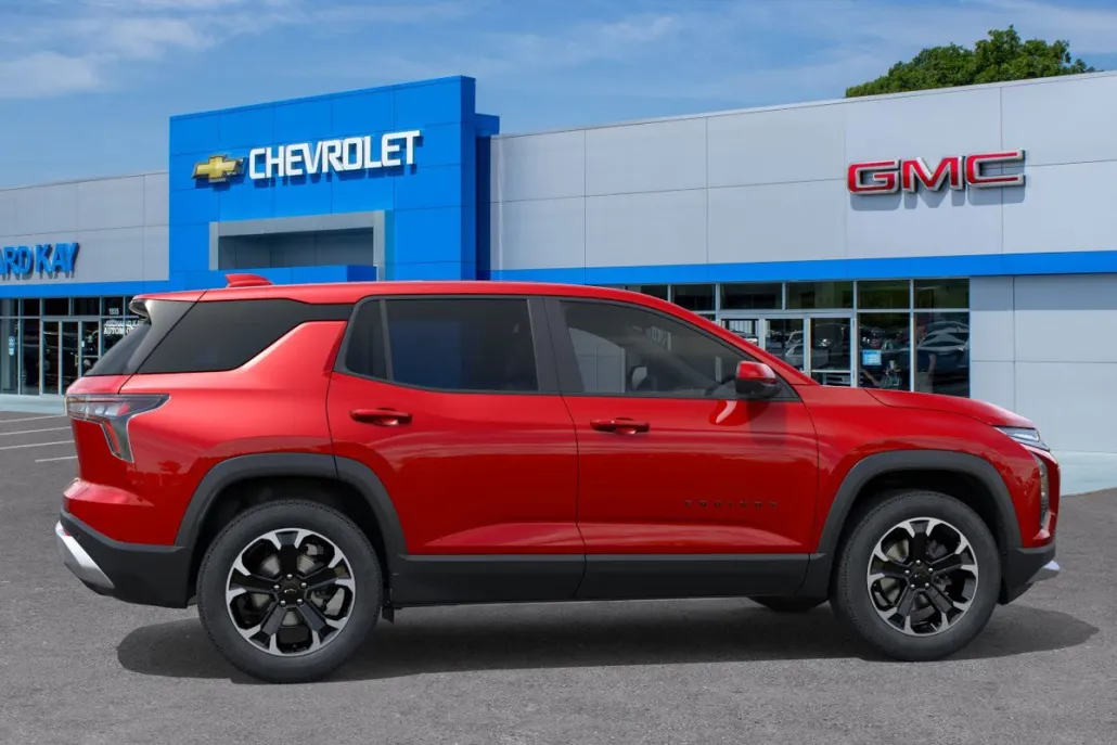 2026 Chevrolet Equinox LT photo 1